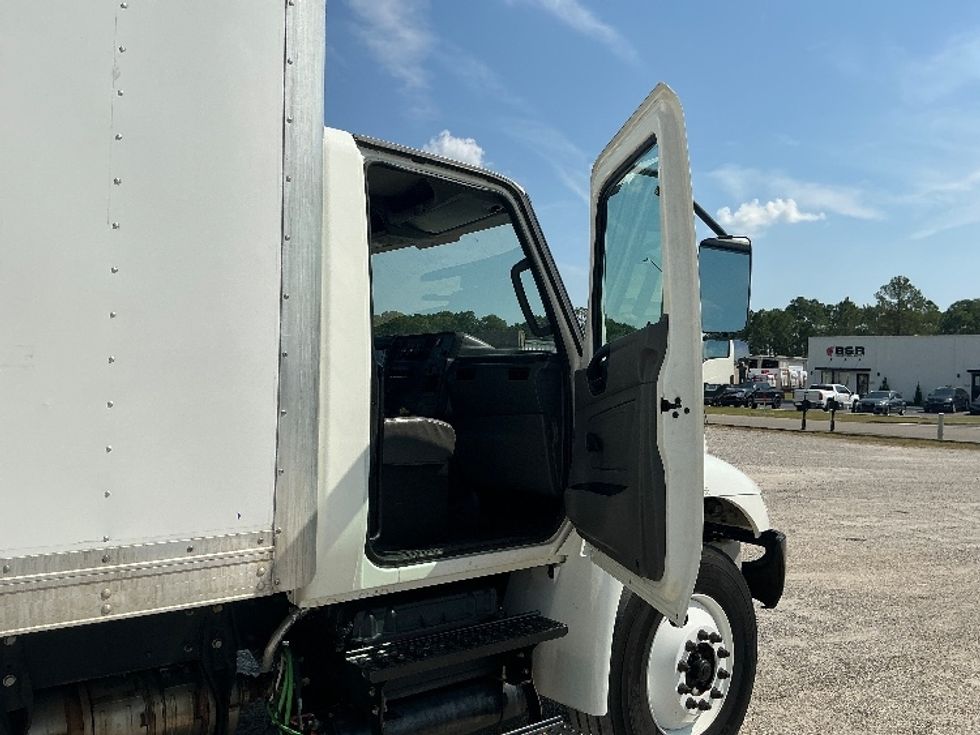 Medium Duty Box Truck-Light and Medium Duty Trucks-International-2020-MV607-Gulfport-MS-110,371\n\t\tmiles-$ 51,500 - Image 20