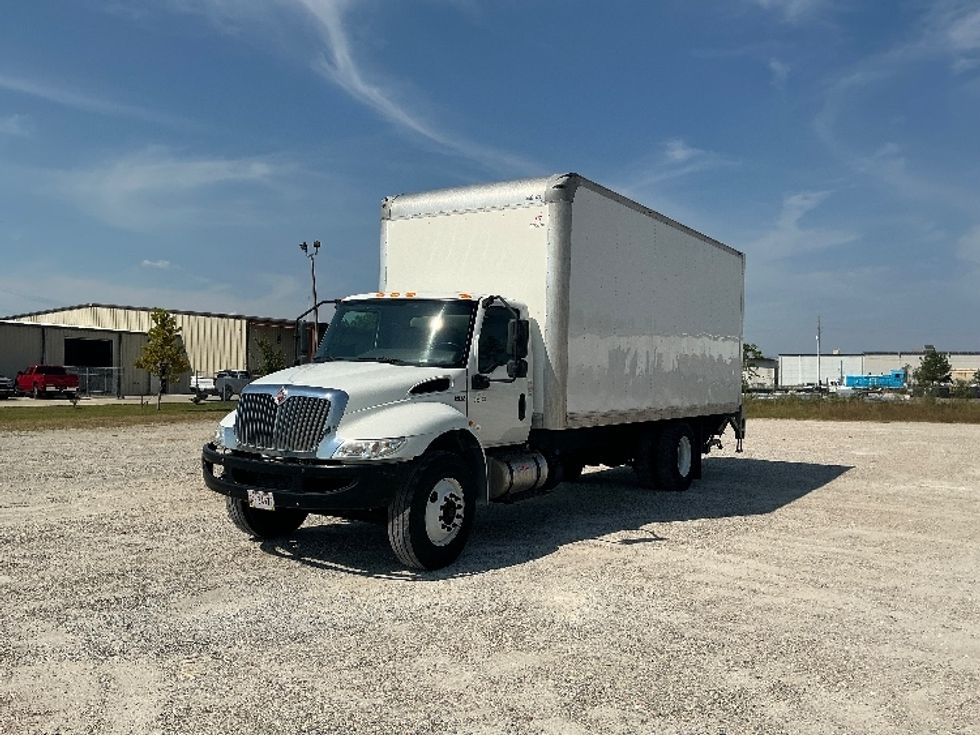 Medium Duty Box Truck-Light and Medium Duty Trucks-International-2020-MV607-Gulfport-MS-110,371\n\t\tmiles-$ 51,500 - Image 3