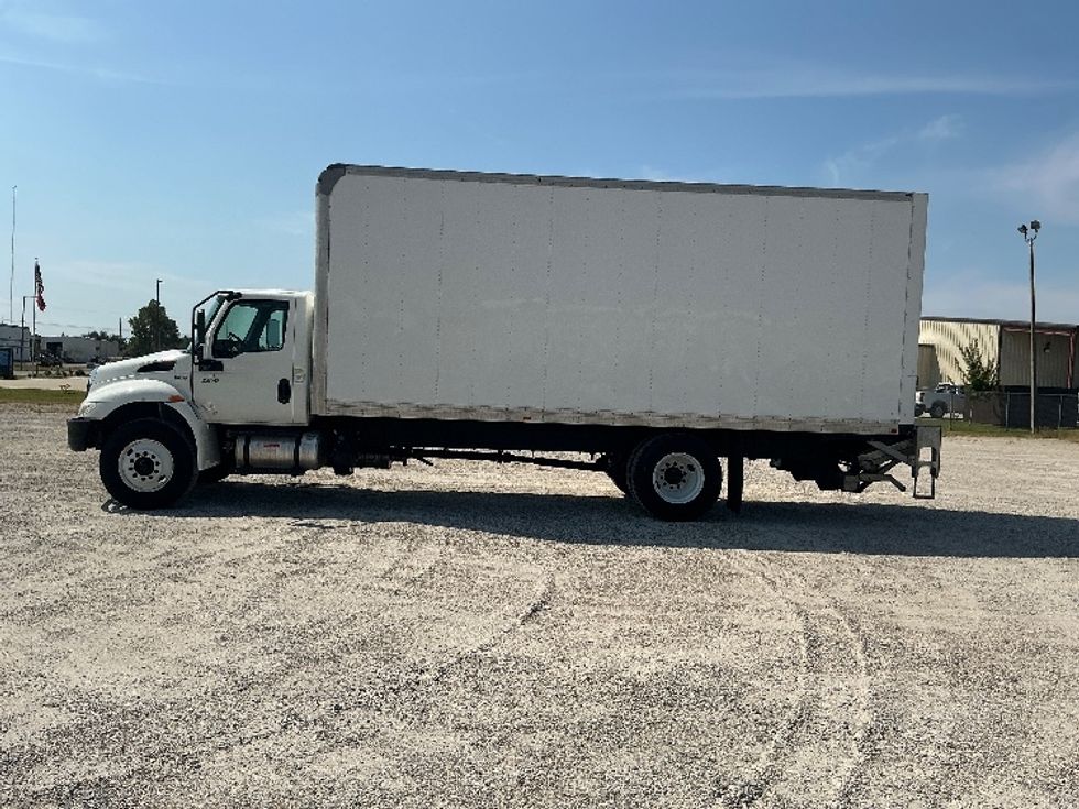 Medium Duty Box Truck-Light and Medium Duty Trucks-International-2020-MV607-Gulfport-MS-110,371\n\t\tmiles-$ 51,500 - Image 4