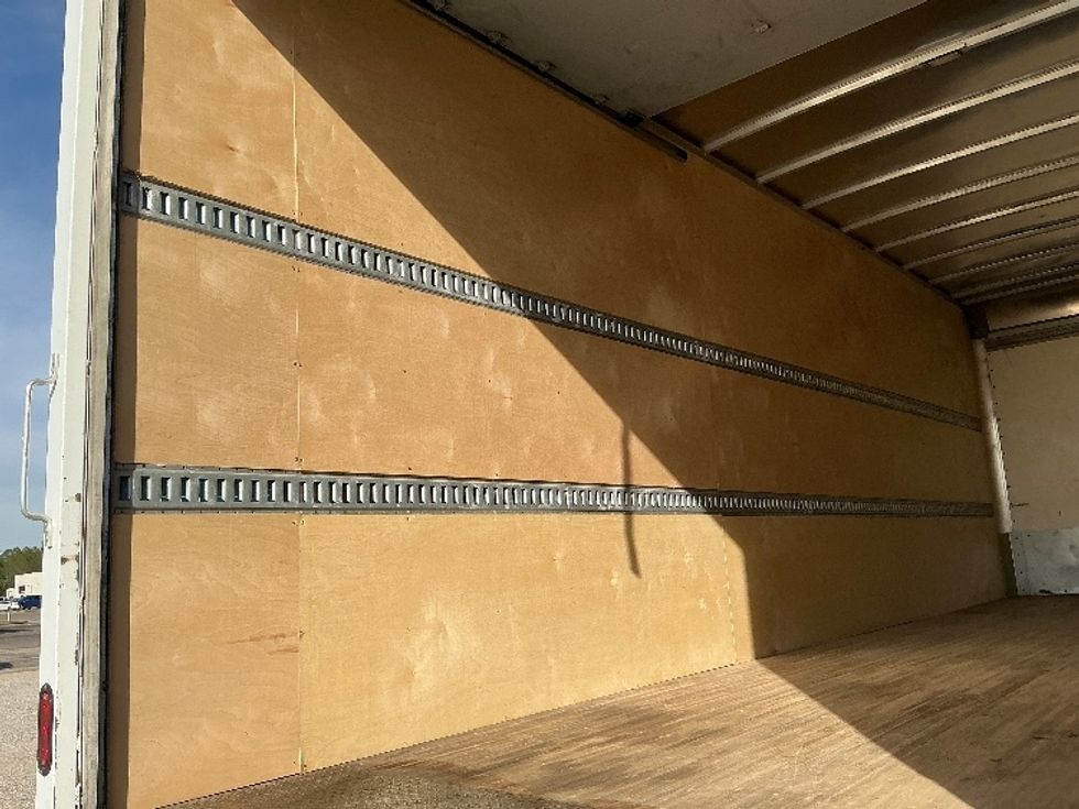 Medium Duty Box Truck-Light and Medium Duty Trucks-International-2020-MV607-Gulfport-MS-118,981\n\t\tmiles-$ 57,750 - Image 11