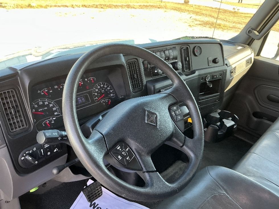 Medium Duty Box Truck-Light and Medium Duty Trucks-International-2020-MV607-Gulfport-MS-118,981\n\t\tmiles-$ 57,750 - Image 17