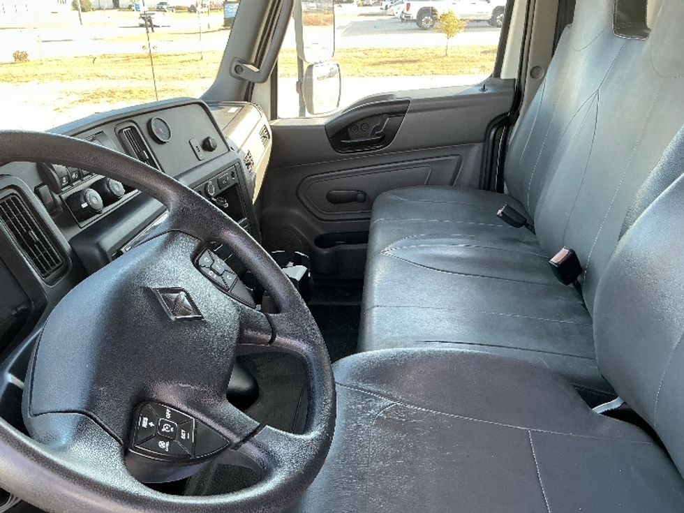 Medium Duty Box Truck-Light and Medium Duty Trucks-International-2020-MV607-Gulfport-MS-118,981\n\t\tmiles-$ 57,750 - Image 19