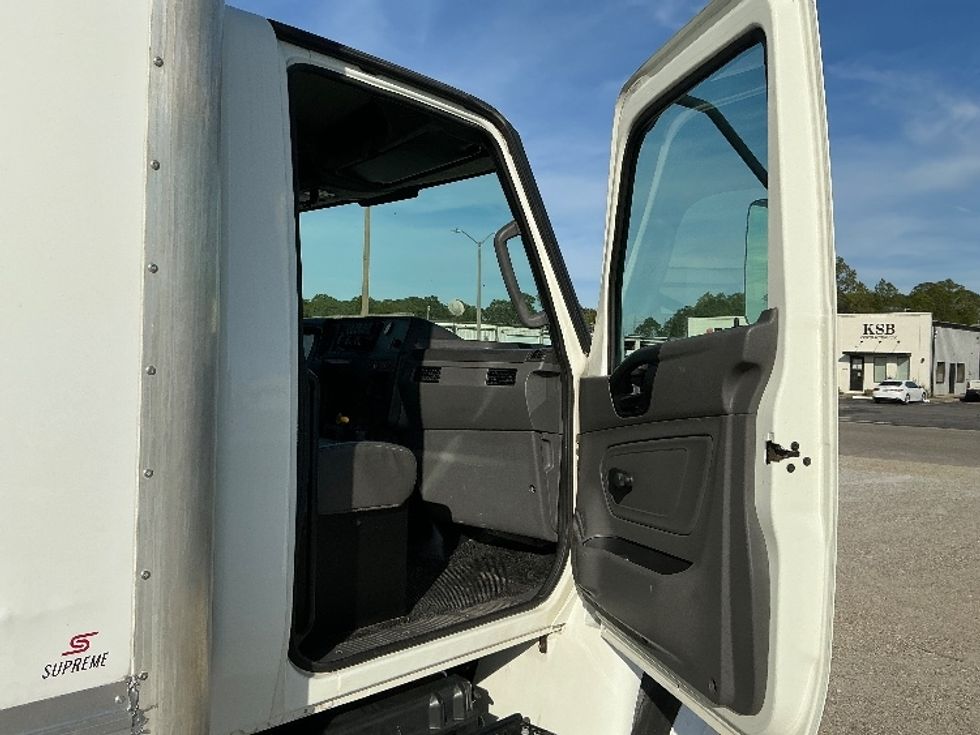 Medium Duty Box Truck-Light and Medium Duty Trucks-International-2020-MV607-Gulfport-MS-118,981\n\t\tmiles-$ 57,750 - Image 20