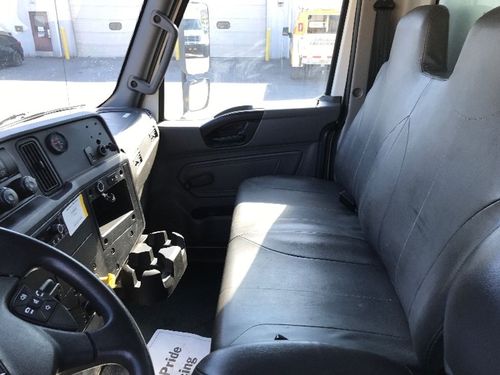 Medium Duty Box Truck-Light and Medium Duty Trucks-International-2020-MV607-Hagerstown-MD-206,805\n\t\tmiles-$ 39,500 - Image 18