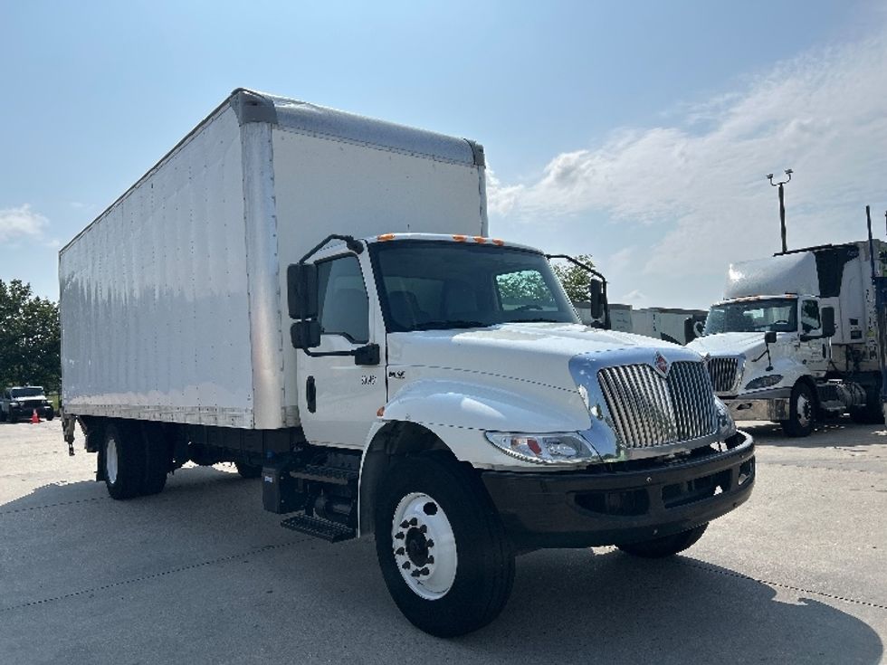 Medium Duty Box Truck-Light and Medium Duty Trucks-International-2020-MV607-Hammond-LA-102,831\n\t\tmiles-$ 64,500 - Image 1