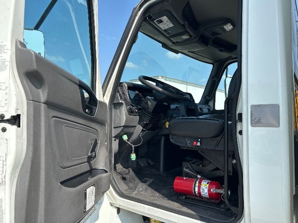 Medium Duty Box Truck-Light and Medium Duty Trucks-International-2020-MV607-Hammond-LA-102,831\n\t\tmiles-$ 64,500 - Image 15