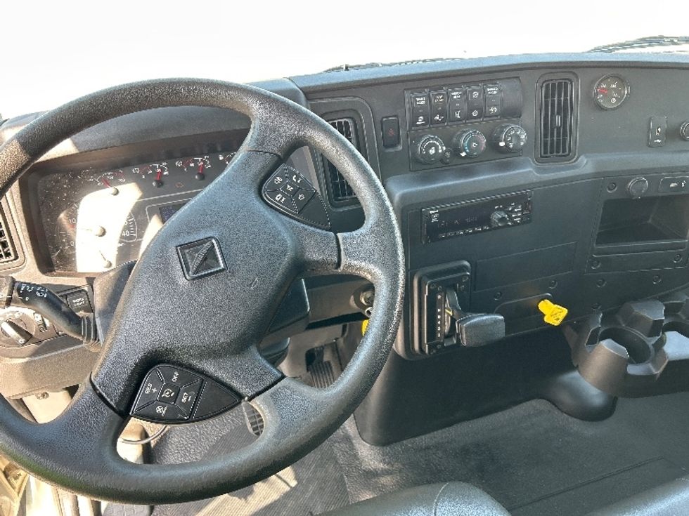 Medium Duty Box Truck-Light and Medium Duty Trucks-International-2020-MV607-Hammond-LA-102,831\n\t\tmiles-$ 64,500 - Image 17