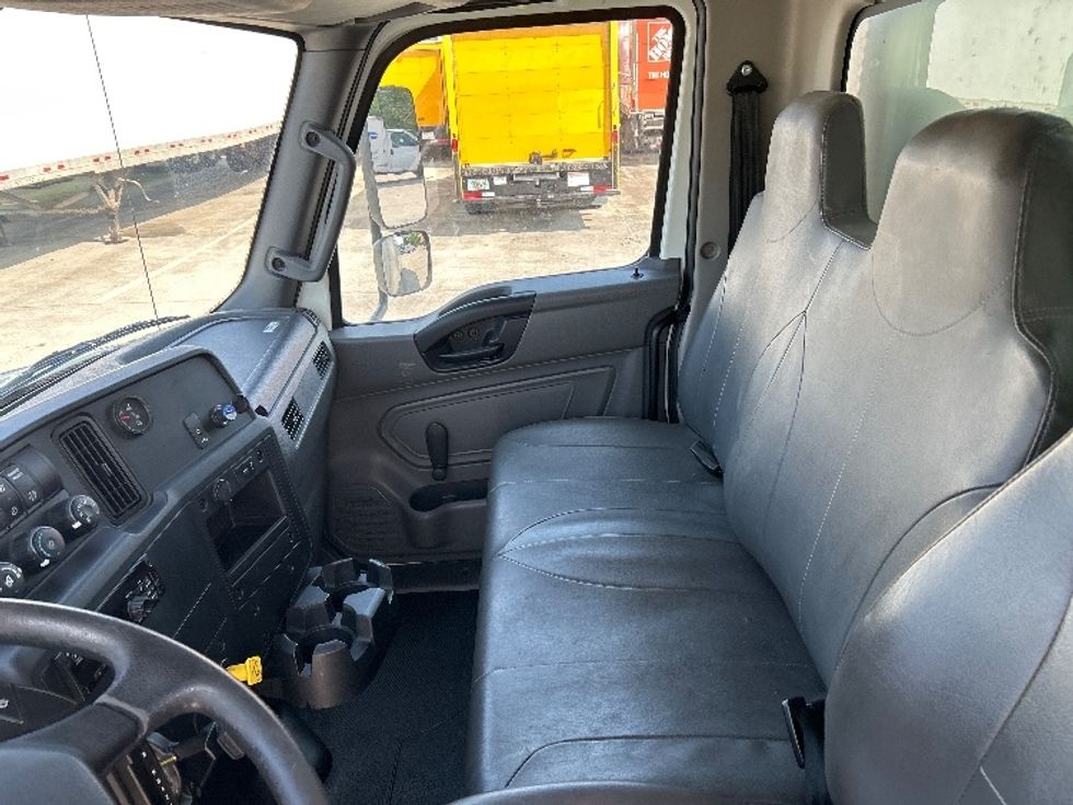 Medium Duty Box Truck-Light and Medium Duty Trucks-International-2020-MV607-Hammond-LA-102,831\n\t\tmiles-$ 64,500 - Image 18