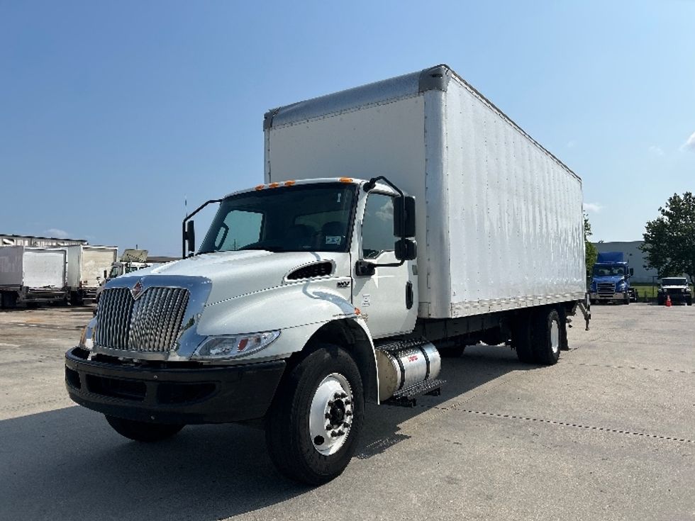 Medium Duty Box Truck-Light and Medium Duty Trucks-International-2020-MV607-Hammond-LA-102,831\n\t\tmiles-$ 64,500 - Image 3