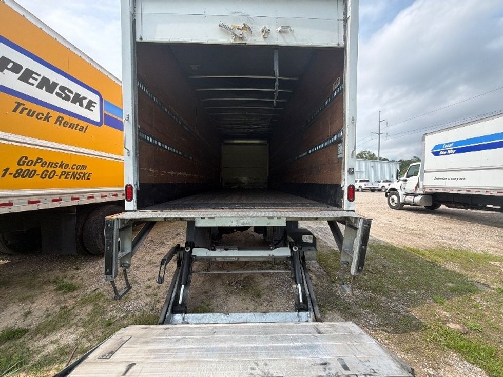 Medium Duty Box Truck-Light and Medium Duty Trucks-International-2020-MV607-Hammond-LA-102,831\n\t\tmiles-$ 64,500 - Image 9