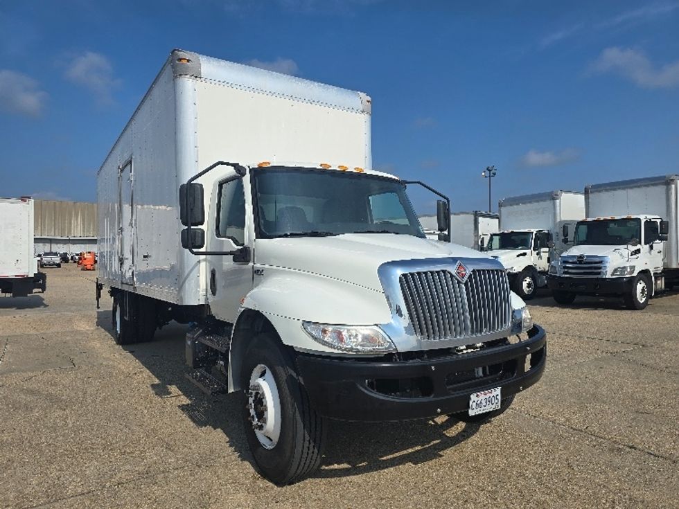 Medium Duty Box Truck-Light and Medium Duty Trucks-International-2020-MV607-Hammond-LA-103,420\n\t\tmiles-$ 62,250 - Image 1