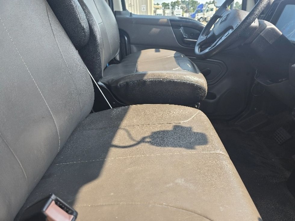 Medium Duty Box Truck-Light and Medium Duty Trucks-International-2020-MV607-Hammond-LA-103,420\n\t\tmiles-$ 62,250 - Image 22