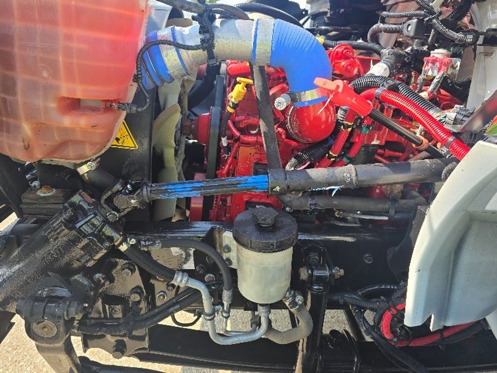 Medium Duty Box Truck-Light and Medium Duty Trucks-International-2020-MV607-Hammond-LA-103,420\n\t\tmiles-$ 62,250 - Image 24