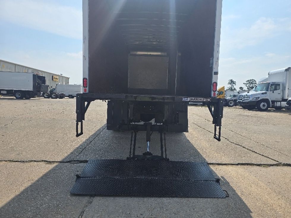 Medium Duty Box Truck-Light and Medium Duty Trucks-International-2020-MV607-Hammond-LA-103,420\n\t\tmiles-$ 62,250 - Image 9