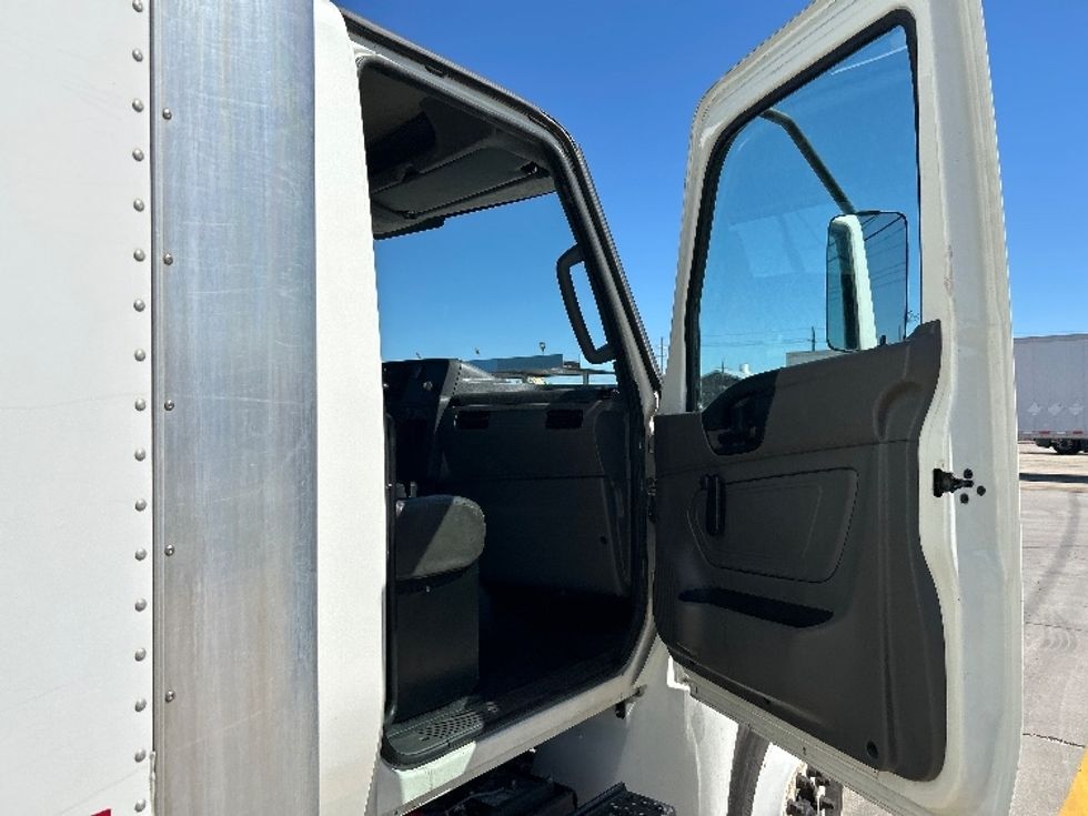 Medium Duty Box Truck-Light and Medium Duty Trucks-International-2020-MV607-Hammond-LA-125,023\n\t\tmiles-$ 64,500 - Image 20