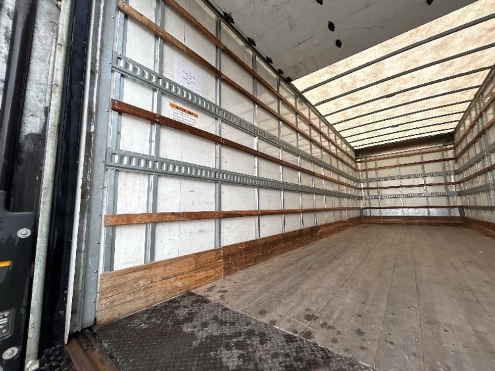 Medium Duty Box Truck-Light and Medium Duty Trucks-International-2020-MV607-Hammond-LA-131,843\n\t\tmiles-$ 53,000 - Image 11