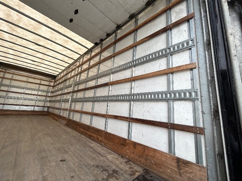 Medium Duty Box Truck-Light and Medium Duty Trucks-International-2020-MV607-Hammond-LA-131,843\n\t\tmiles-$ 53,000 - Image 12