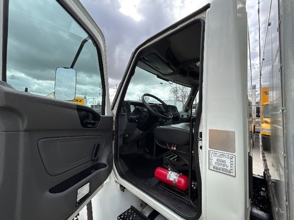 Medium Duty Box Truck-Light and Medium Duty Trucks-International-2020-MV607-Hammond-LA-131,843\n\t\tmiles-$ 53,000 - Image 16