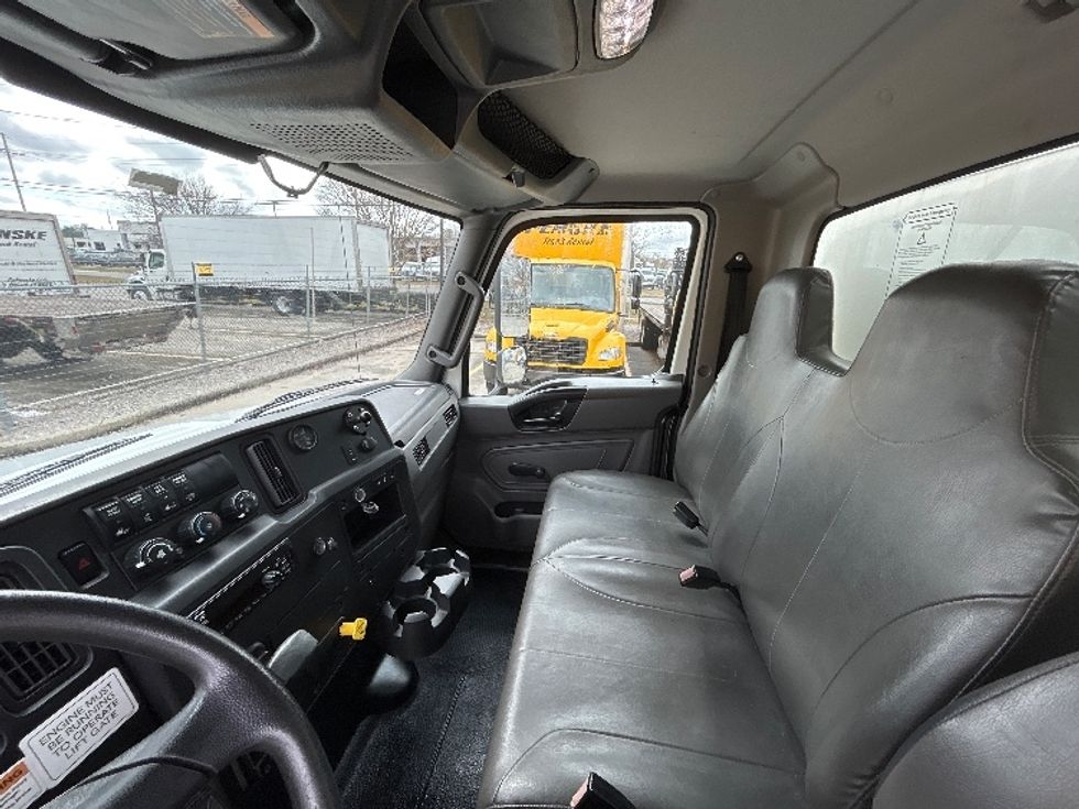 Medium Duty Box Truck-Light and Medium Duty Trucks-International-2020-MV607-Hammond-LA-131,843\n\t\tmiles-$ 53,000 - Image 19