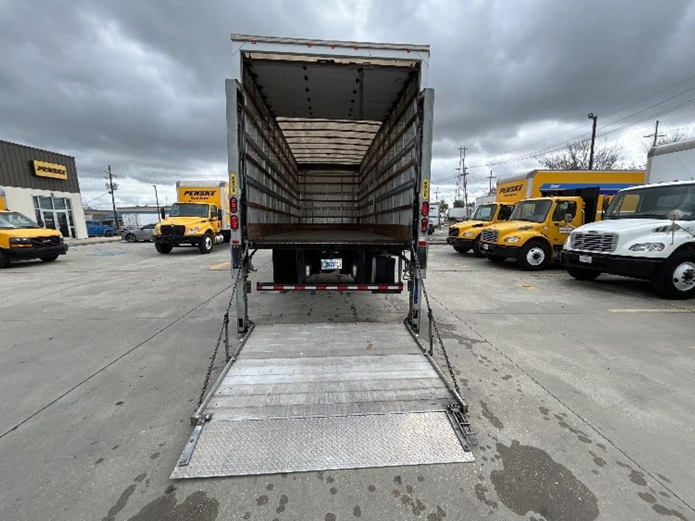 Medium Duty Box Truck-Light and Medium Duty Trucks-International-2020-MV607-Hammond-LA-131,843\n\t\tmiles-$ 53,000 - Image 9