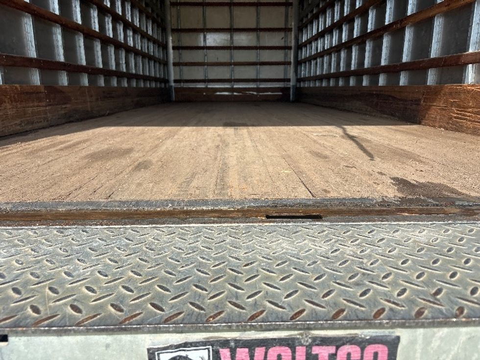 Medium Duty Box Truck-Light and Medium Duty Trucks-International-2020-MV607-Hammond-LA-180,600\n\t\tmiles-$ 44,000 - Image 10