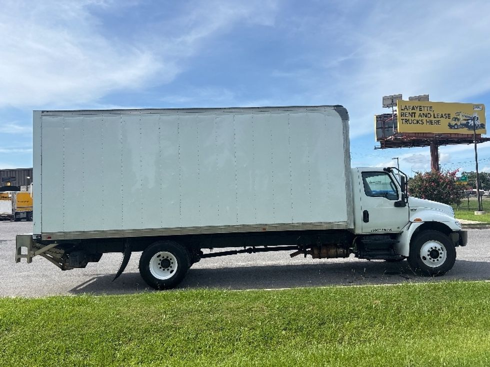 Medium Duty Box Truck-Light and Medium Duty Trucks-International-2020-MV607-Hammond-LA-180,600\n\t\tmiles-$ 44,000 - Image 15