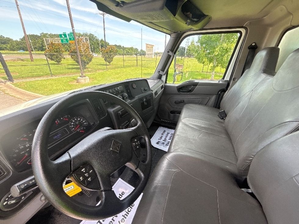 Medium Duty Box Truck-Light and Medium Duty Trucks-International-2020-MV607-Hammond-LA-180,600\n\t\tmiles-$ 44,000 - Image 19