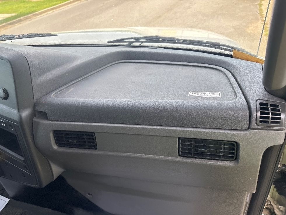 Medium Duty Box Truck-Light and Medium Duty Trucks-International-2020-MV607-Hammond-LA-180,600\n\t\tmiles-$ 44,000 - Image 21