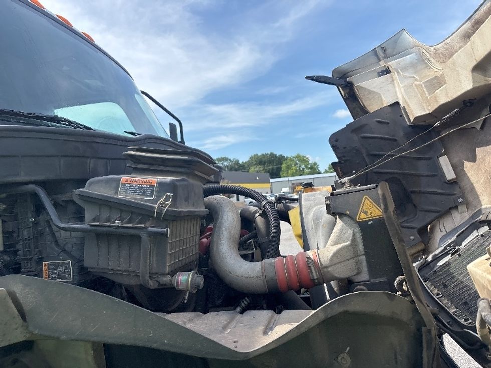 Medium Duty Box Truck-Light and Medium Duty Trucks-International-2020-MV607-Hammond-LA-180,600\n\t\tmiles-$ 44,000 - Image 23