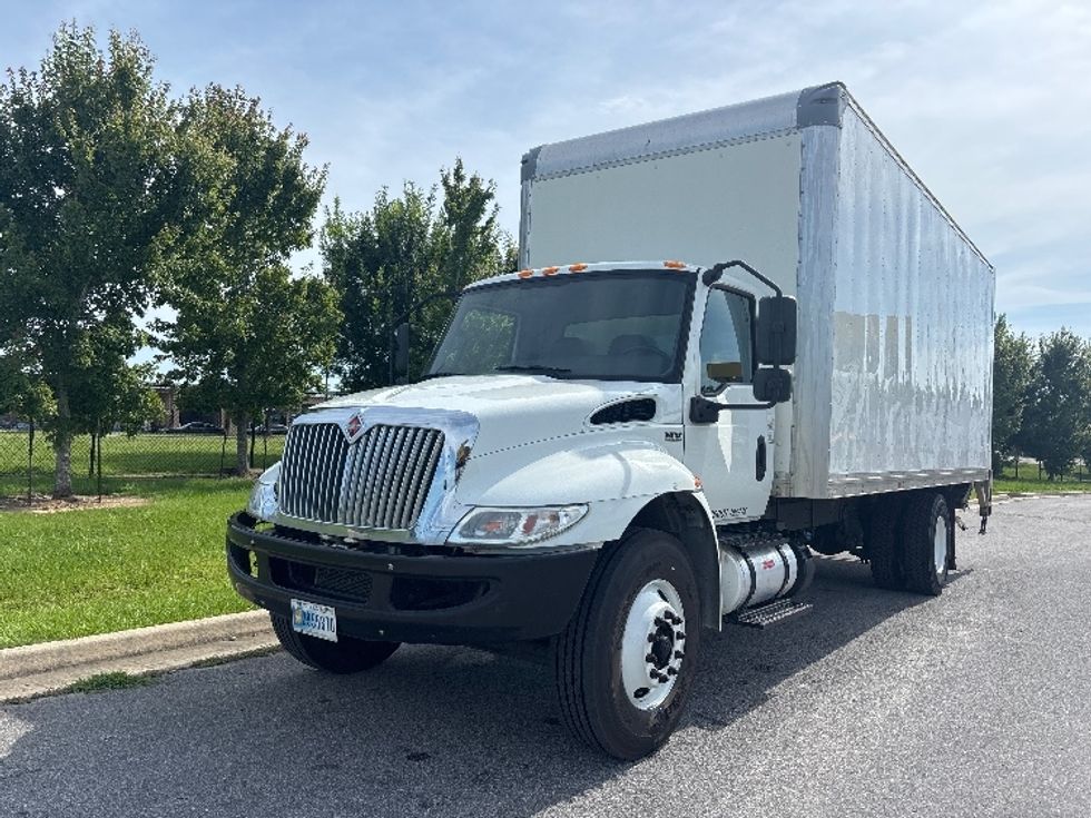Medium Duty Box Truck-Light and Medium Duty Trucks-International-2020-MV607-Hammond-LA-180,600\n\t\tmiles-$ 44,000 - Image 3