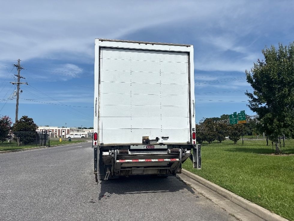 Medium Duty Box Truck-Light and Medium Duty Trucks-International-2020-MV607-Hammond-LA-180,600\n\t\tmiles-$ 44,000 - Image 7