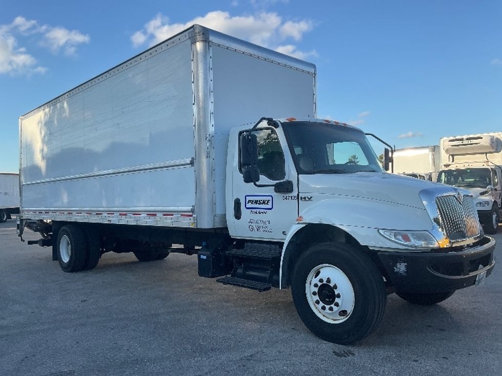 Medium Duty Box Truck-Light and Medium Duty Trucks-International-2020-MV607-Harahan-LA-259,327\n\t\tmiles-$ 37,500 - Image 1