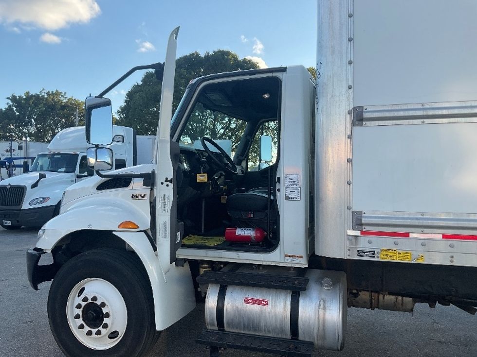 Medium Duty Box Truck-Light and Medium Duty Trucks-International-2020-MV607-Harahan-LA-259,327\n\t\tmiles-$ 37,500 - Image 16