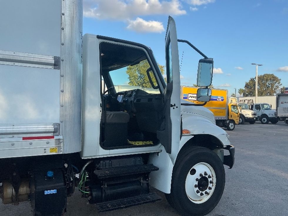 Medium Duty Box Truck-Light and Medium Duty Trucks-International-2020-MV607-Harahan-LA-259,327\n\t\tmiles-$ 37,500 - Image 20