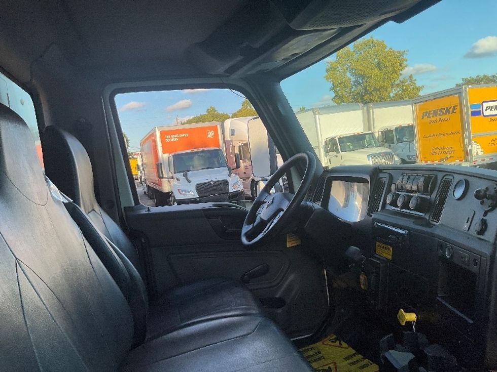 Medium Duty Box Truck-Light and Medium Duty Trucks-International-2020-MV607-Harahan-LA-259,327\n\t\tmiles-$ 37,500 - Image 22