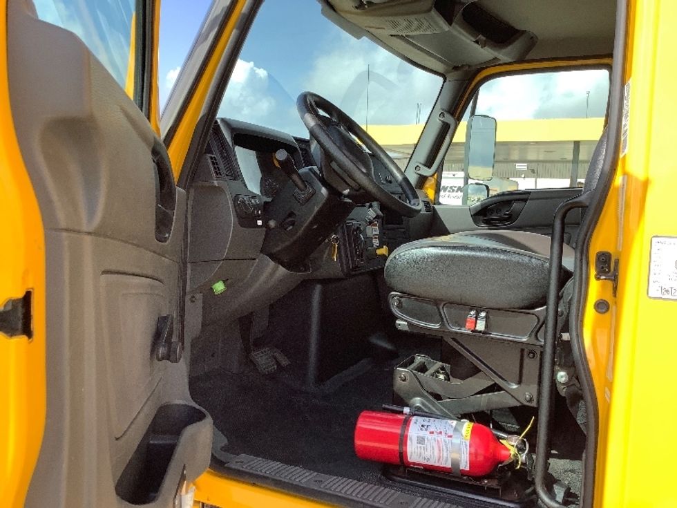 Medium Duty Box Truck-Light and Medium Duty Trucks-International-2020-MV607-Harlingen-TX-203,973\n\t\tmiles-$ 43,750 - Image 16