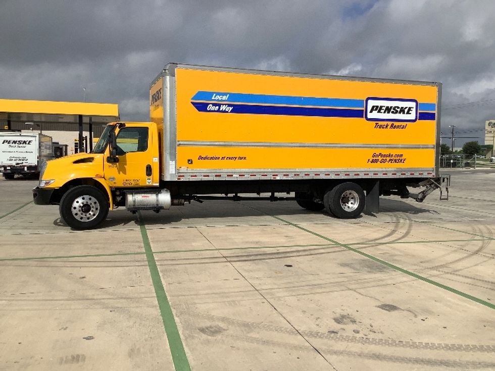 Medium Duty Box Truck-Light and Medium Duty Trucks-International-2020-MV607-Harlingen-TX-203,973\n\t\tmiles-$ 43,750 - Image 4