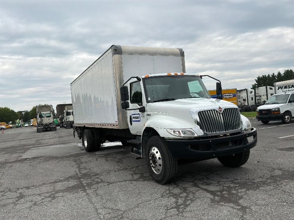 Medium Duty Box Truck-Light and Medium Duty Trucks-International-2020-MV607-Harrisburg-PA-114,418\n\t\tmiles-$ 57,000 - Image 1