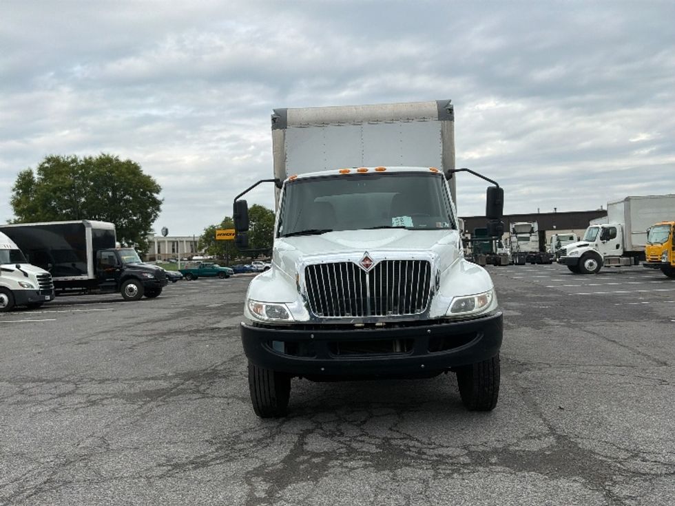 Medium Duty Box Truck-Light and Medium Duty Trucks-International-2020-MV607-Harrisburg-PA-114,418\n\t\tmiles-$ 57,000 - Image 2