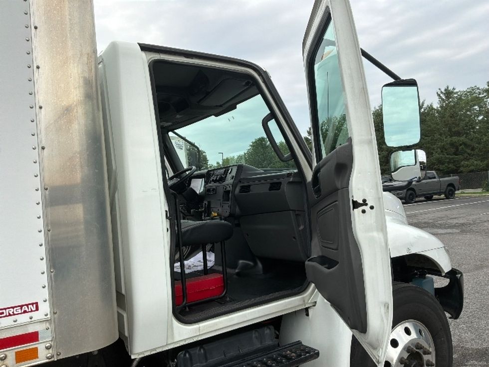 Medium Duty Box Truck-Light and Medium Duty Trucks-International-2020-MV607-Harrisburg-PA-114,418\n\t\tmiles-$ 57,000 - Image 20