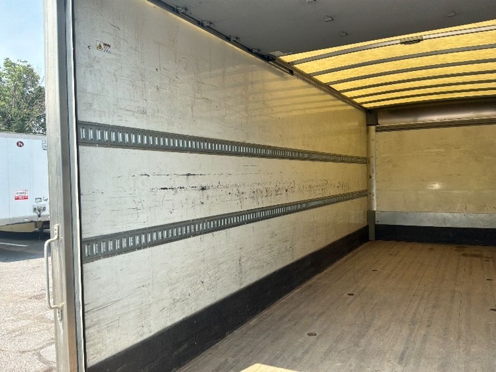 Medium Duty Box Truck-Light and Medium Duty Trucks-International-2020-MV607-Harrisburg-PA-145,400\n\t\tmiles-$ 45,500 - Image 11