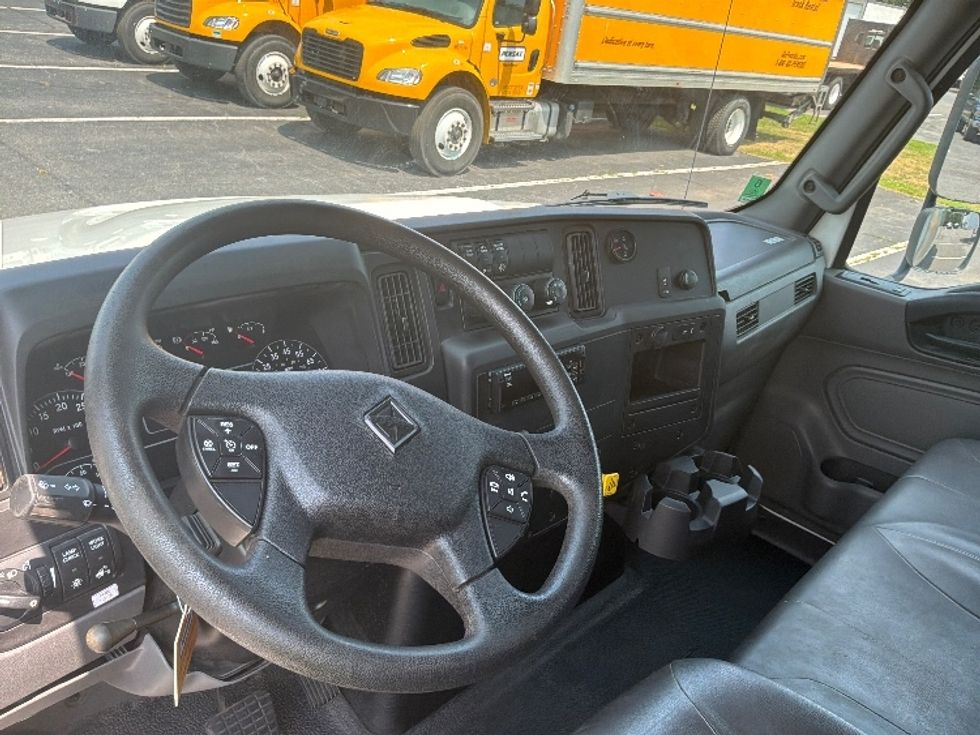Medium Duty Box Truck-Light and Medium Duty Trucks-International-2020-MV607-Harrisburg-PA-145,400\n\t\tmiles-$ 45,500 - Image 17