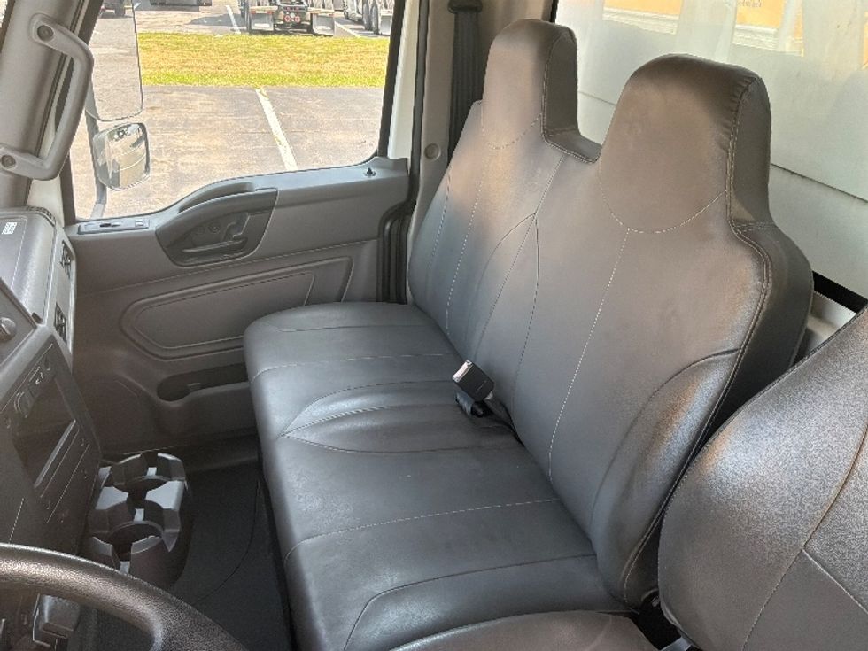 Medium Duty Box Truck-Light and Medium Duty Trucks-International-2020-MV607-Harrisburg-PA-145,400\n\t\tmiles-$ 45,500 - Image 19