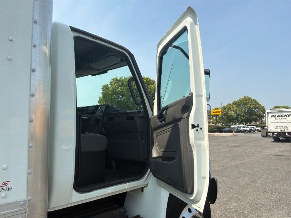 Medium Duty Box Truck-Light and Medium Duty Trucks-International-2020-MV607-Harrisburg-PA-145,400\n\t\tmiles-$ 45,500 - Image 20