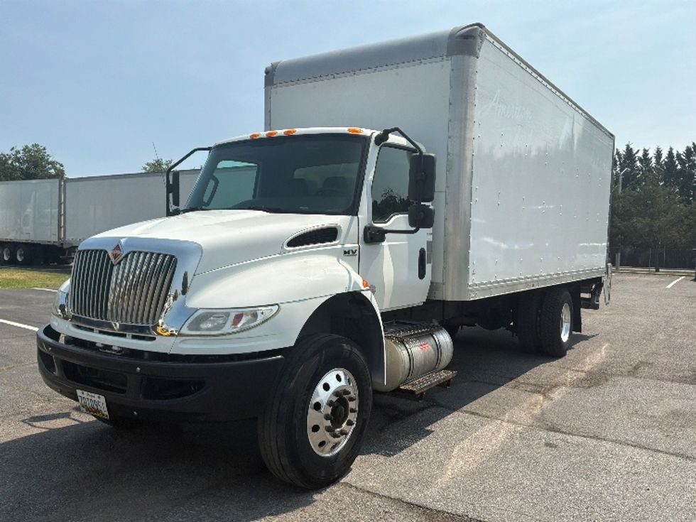 Medium Duty Box Truck-Light and Medium Duty Trucks-International-2020-MV607-Harrisburg-PA-145,400\n\t\tmiles-$ 45,500 - Image 3