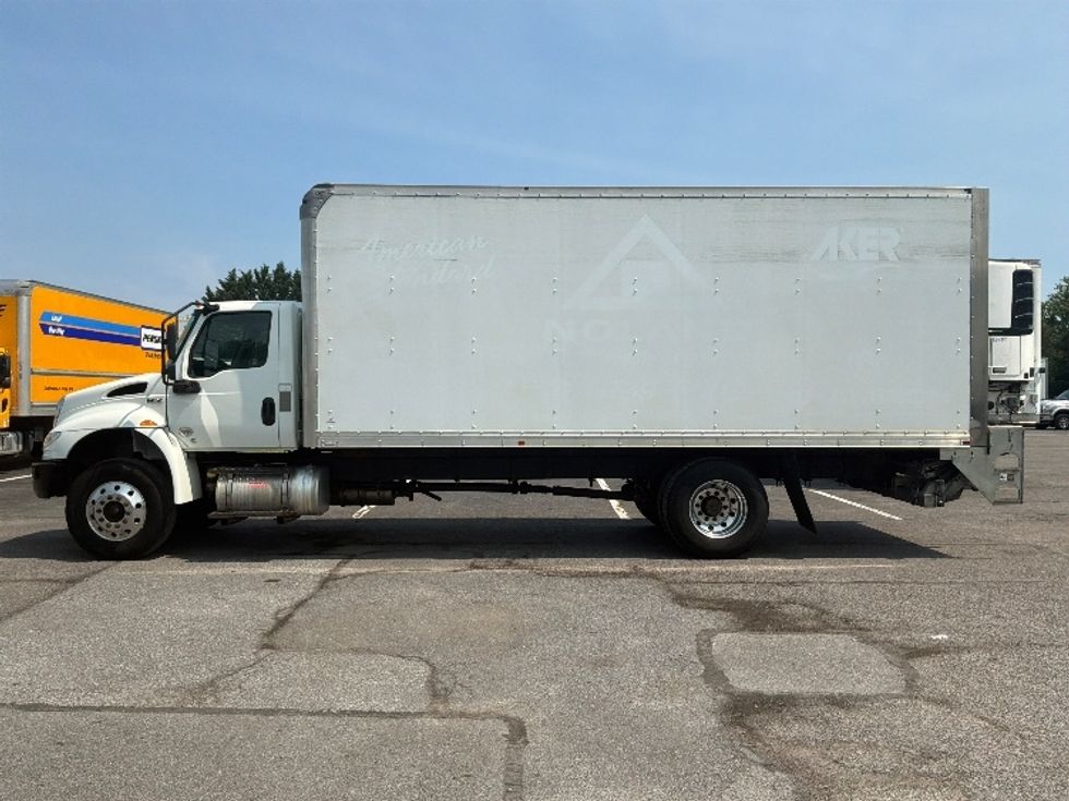 Medium Duty Box Truck-Light and Medium Duty Trucks-International-2020-MV607-Harrisburg-PA-145,400\n\t\tmiles-$ 45,500 - Image 4