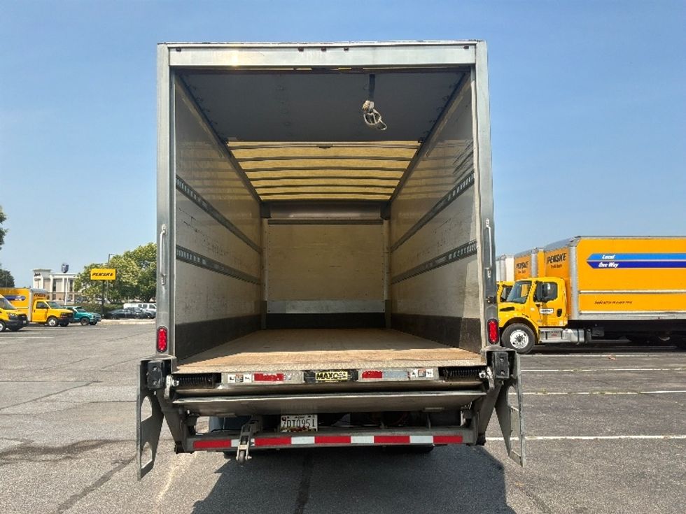 Medium Duty Box Truck-Light and Medium Duty Trucks-International-2020-MV607-Harrisburg-PA-145,400\n\t\tmiles-$ 45,500 - Image 8