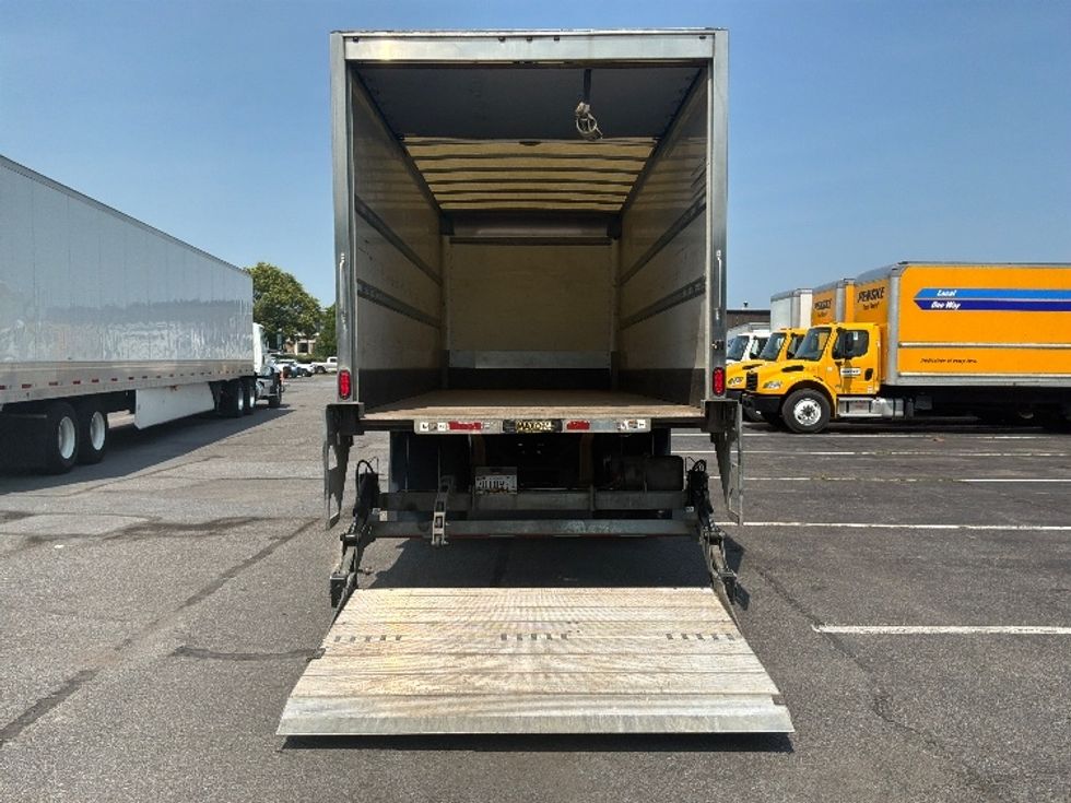 Medium Duty Box Truck-Light and Medium Duty Trucks-International-2020-MV607-Harrisburg-PA-145,400\n\t\tmiles-$ 45,500 - Image 9