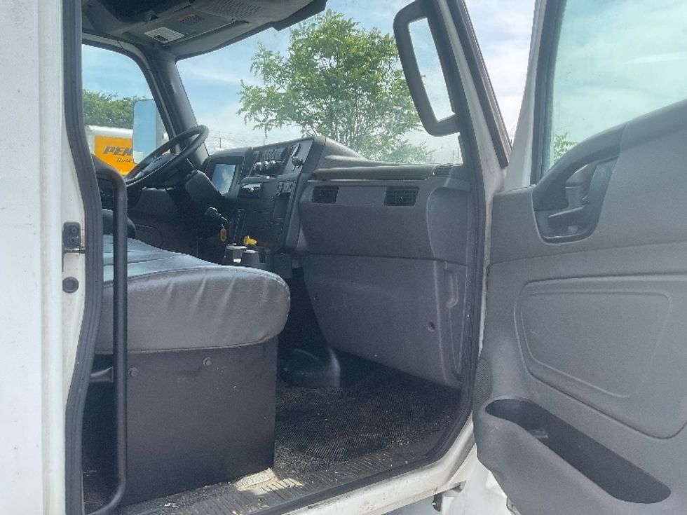 Medium Duty Box Truck-Light and Medium Duty Trucks-International-2020-MV607-Harrisburg-PA-157,159\n\t\tmiles-$ 54,750 - Image 19