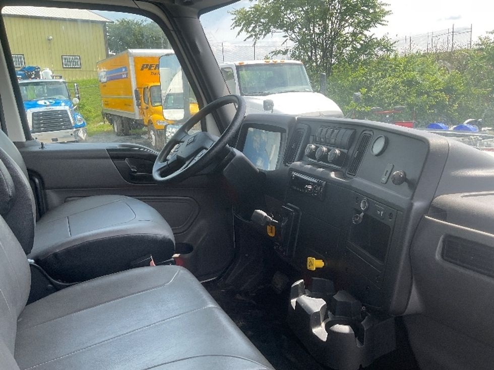 Medium Duty Box Truck-Light and Medium Duty Trucks-International-2020-MV607-Harrisburg-PA-157,159\n\t\tmiles-$ 54,750 - Image 21